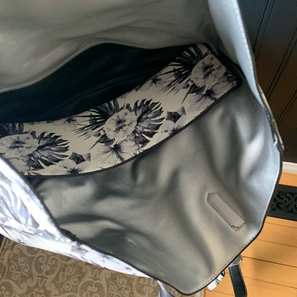 Mia & Luca Reversible Bag - Picture 4 of 5